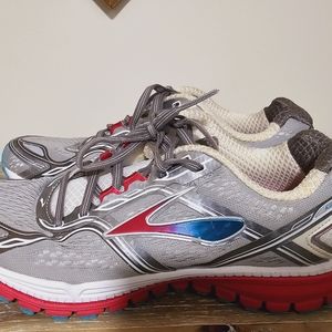 Brooks Ghost 8th Edition Women’s Running Shoes Size 9.5  Gray, Pink